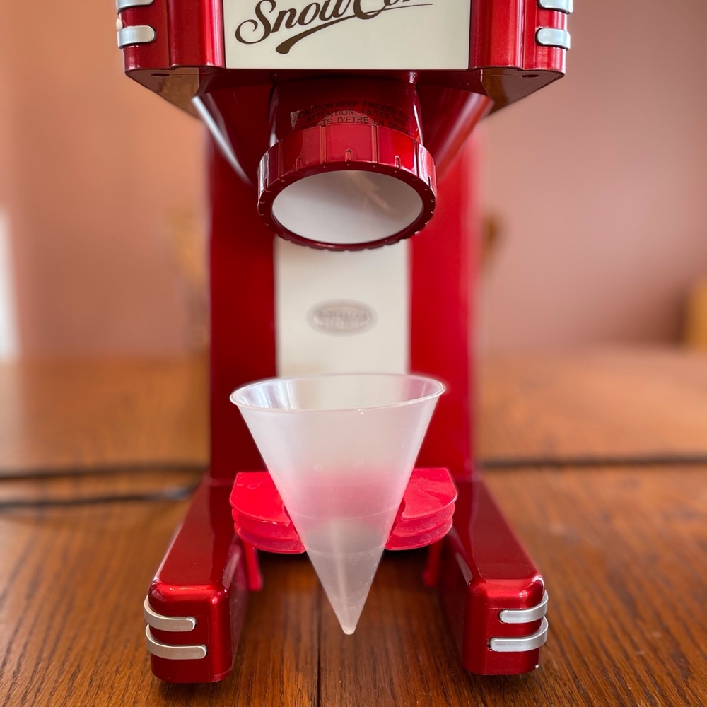 Nostalgia Electrics Retro Series snow cone maker - New - open box but never used